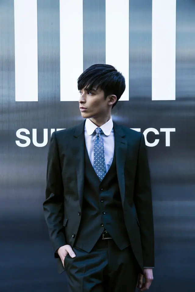 SUIT SELECT